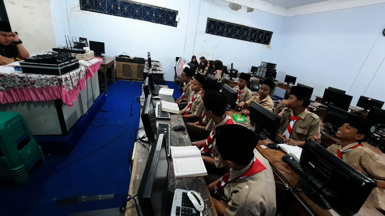 kegiatan dilaboratorium komputer